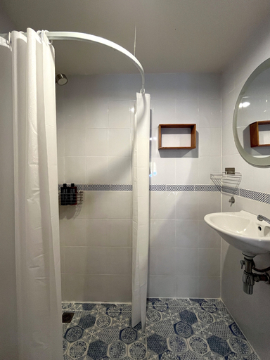 Bathroom 3, Nautical Home & Seashell House B&B, Takua Pa