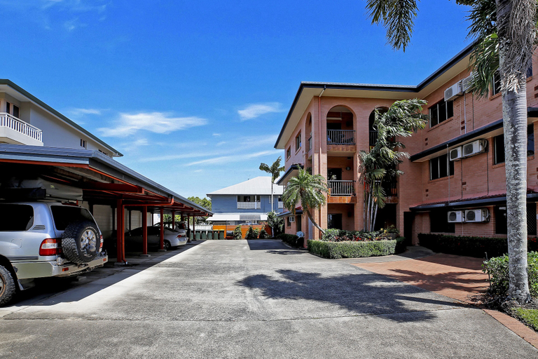 Exterior & Views 2, On the Esplanade, Cairns