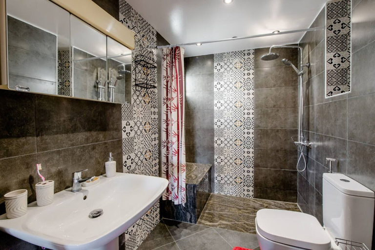 Bathroom 3, Studio Rooftop, Tanger-Assilah