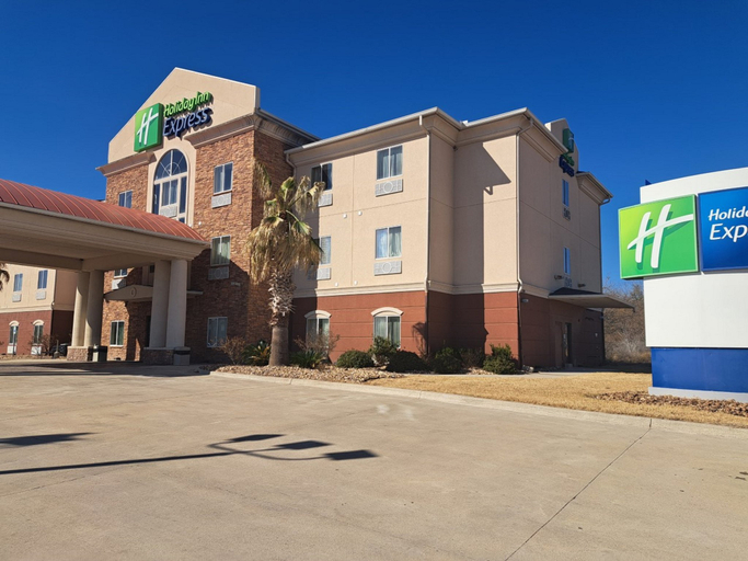 Exterior & Views 2, Holiday Inn Express KENEDY by IHG, Karnes