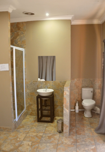 Bathroom 5, AN Boutique Hotel, Joe Gqabi