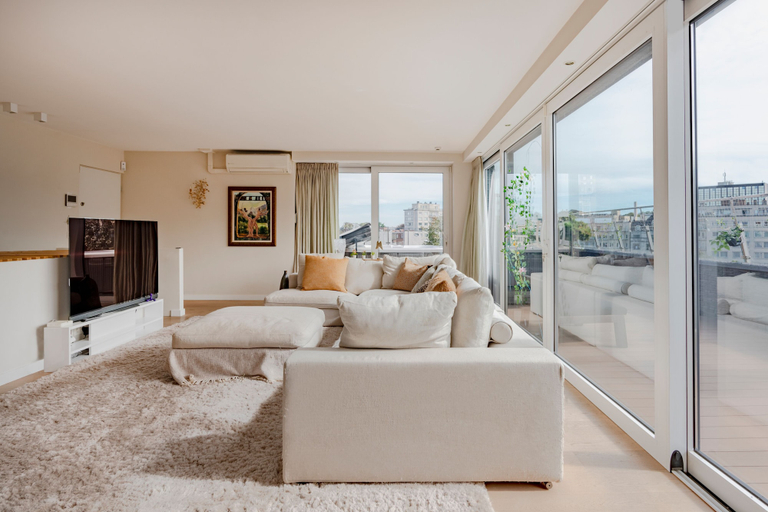 Others 5, Brussels Penthouse Prestige, Bruxelles