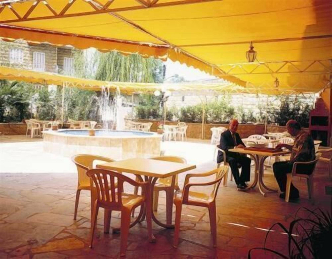 Food & Drinks, Hotel Le Crillon, El Metn