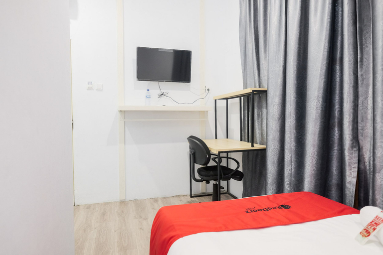 Bedroom 4, RedDoorz @ CBD Polonia Medan, Medan