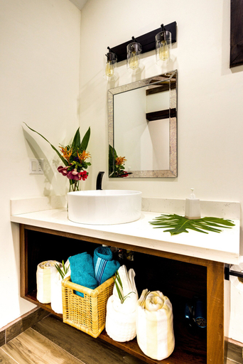 Bathroom 3, Azure Del Mar