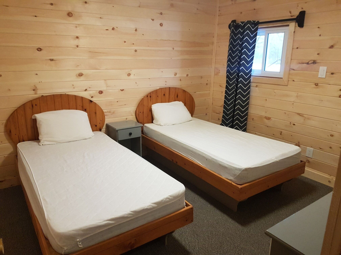 Bedroom 2, Wildwood Cottages, Peterborough