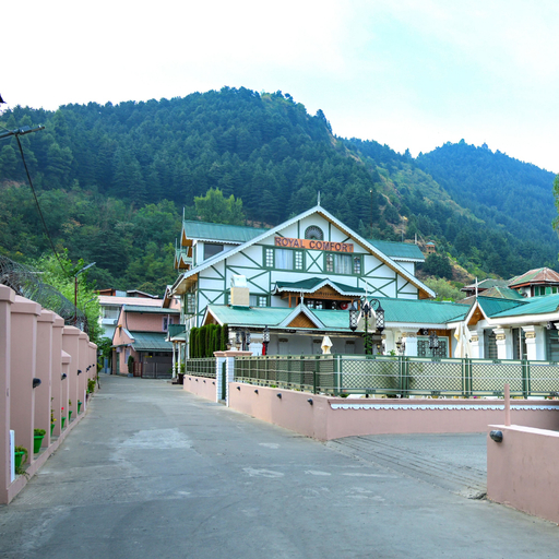 Exterior & Views