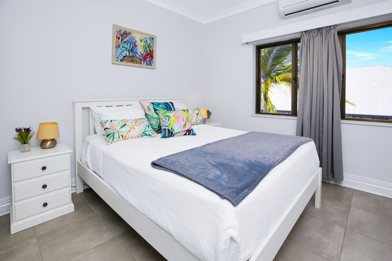 Bedroom 3, On the Esplanade, Cairns
