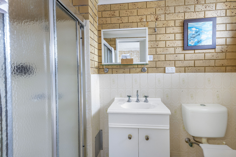 Bathroom 8