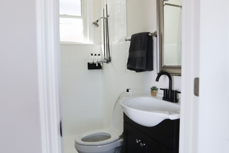 Bathroom, Inviting 1BR 10-Mins to Nashville, Davidson