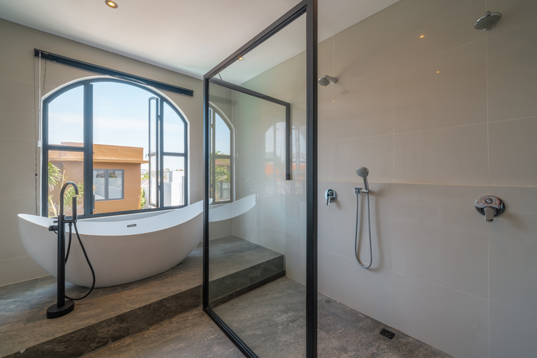 Bathroom 5, Villa Delight - Modern 5BR Villa in Berawa, Badung