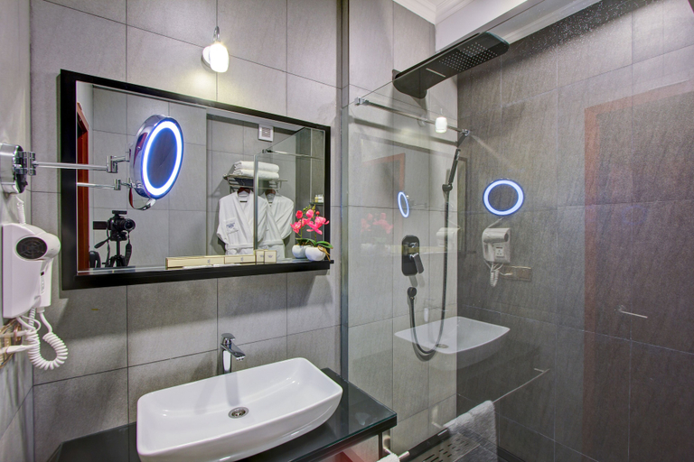 Bathroom 5, Hotel Lulu, Bishkek