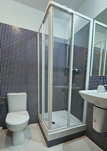 Bathroom 3, Hotel Almond, Teplice