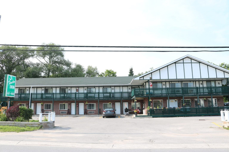 Exterior & Views 2, Fenelon Inn, Kawartha Lakes