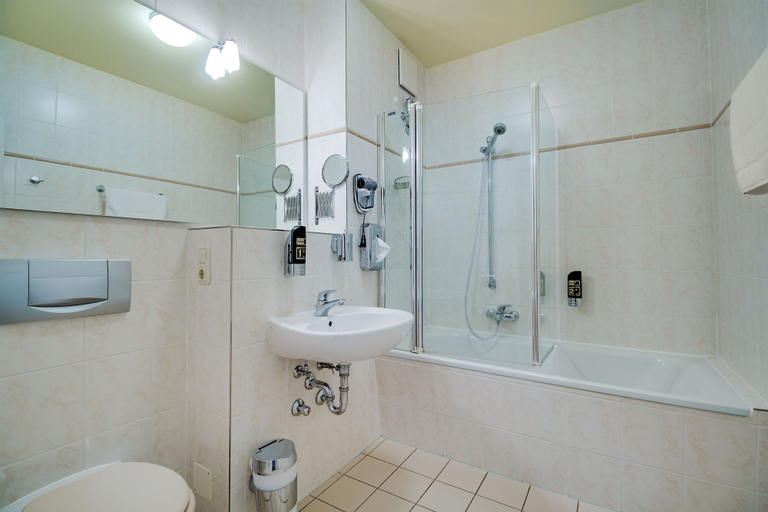 Bathroom 5, REGIOHOTEL Am Brocken, Harz