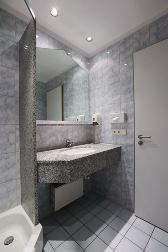 Bathroom 5, Hotel Blaubeurer Tor, Ulm