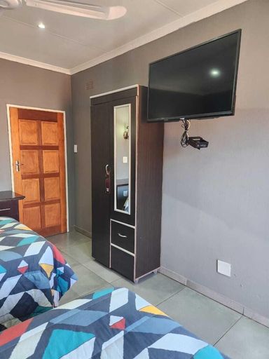 Others 2, Suits bar restaurant and guesthouse, West Rand