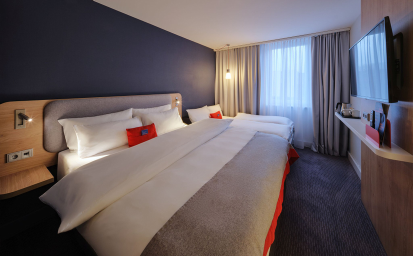 Bedroom 5, Holiday Inn Express MUNICH - MESSE, München