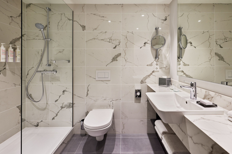 Bathroom 5, Hamburg Marriott Hotel, Hamburg