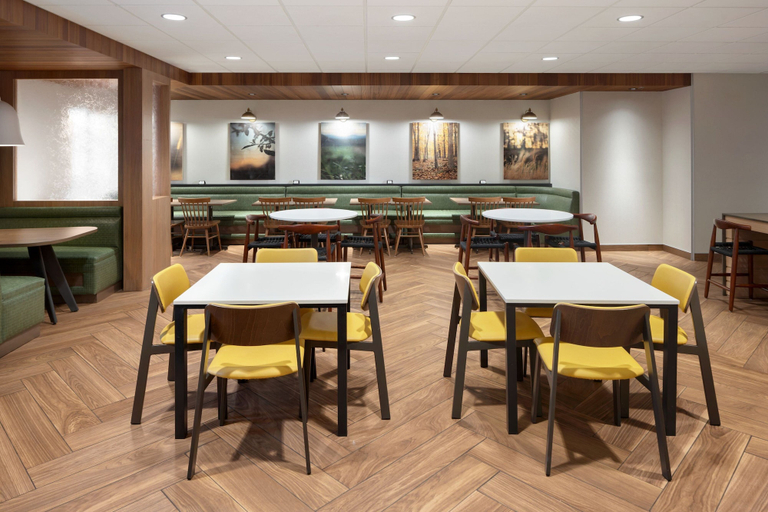 Food & Drinks 5, Fairfield Inn & Suites by Marriott West Kelowna, Central Okanagan