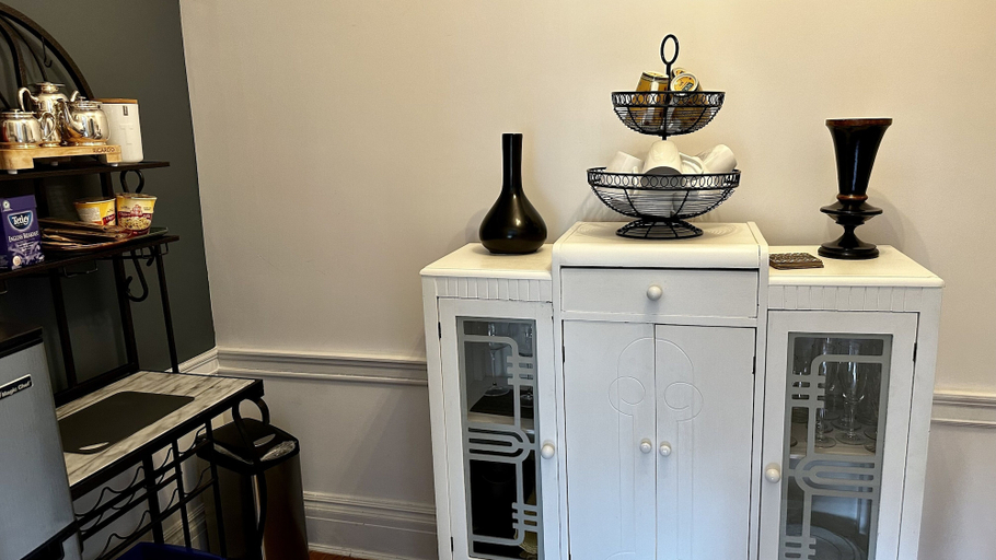 Food & Drinks 5, Clonmel Castle, Haldimand-Norfolk