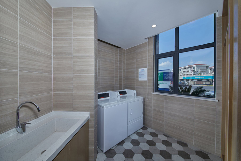 Bathroom 4, Holiday Inn Express ZHANGJIAGANG EAST by IHG, Suzhou