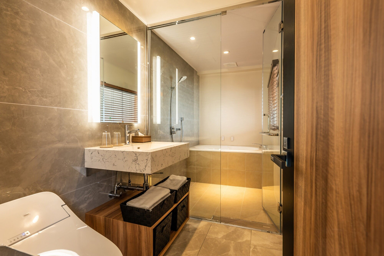 Bathroom 3, St.maire ZAMAMI, Zamami
