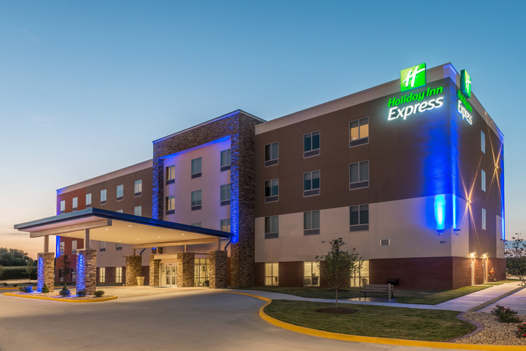 Exterior & Views 4, Holiday Inn Express TROY by IHG, Madison
