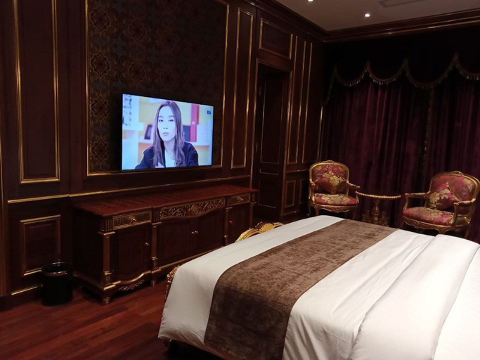 Bedroom 16