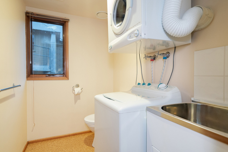 Bathroom 3, Hotham Sun Apartments, Mount Hotham Alpine Resort