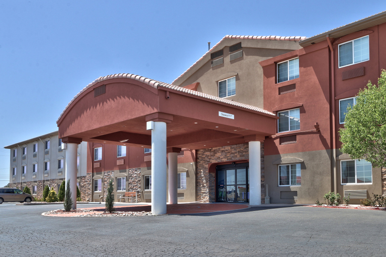Exterior & Views 3, Holiday Inn Express SANTA ROSA by IHG, Guadalupe