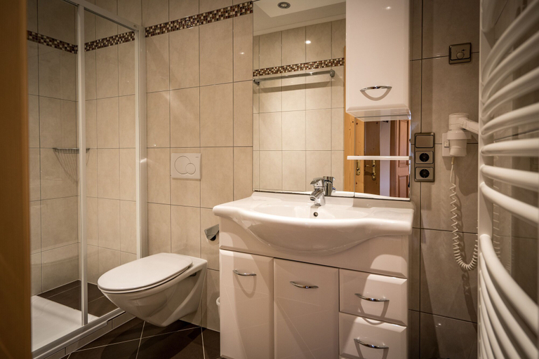 Bathroom 3, Appartmenthaus Gutwenger Selmerhof, Lienz
