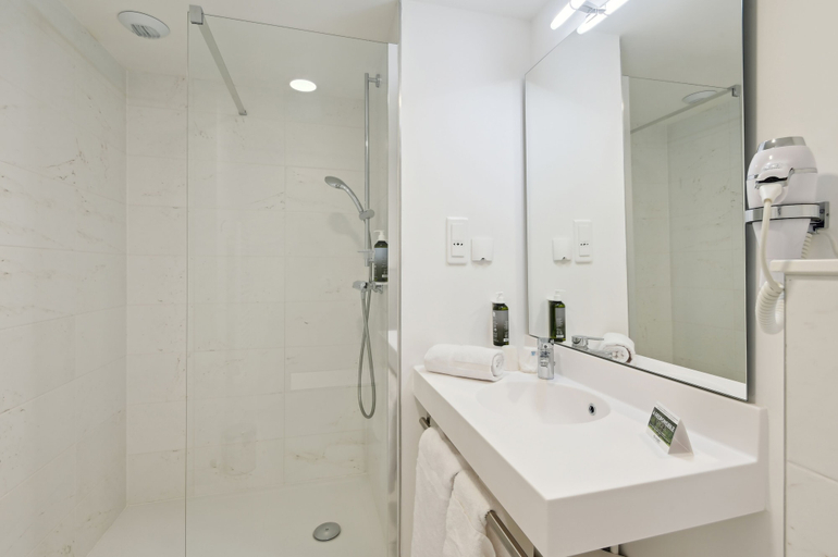 Bathroom 4, All Suites Appart Hôtel | Paris Ouest - Colombes, Hauts-de-Seine