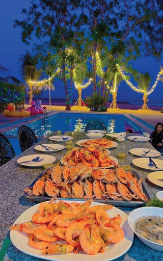 Food & Drinks 5, Chang Phueak Chao Samran Beach, Muang Phetchaburi