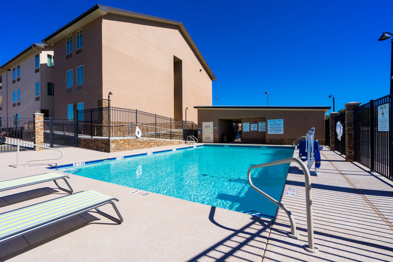 Sport & Beauty 2, Holiday Inn Express SILVER CITY by IHG, Grant