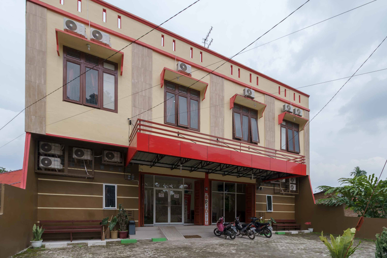 Exterior & Views 2, RedDoorz near RS Adam Malik Medan 2, Medan