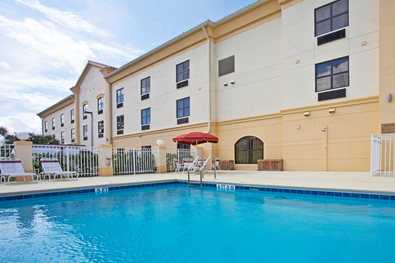 Sport & Beauty 2, Holiday Inn Express STUART by IHG, Martin
