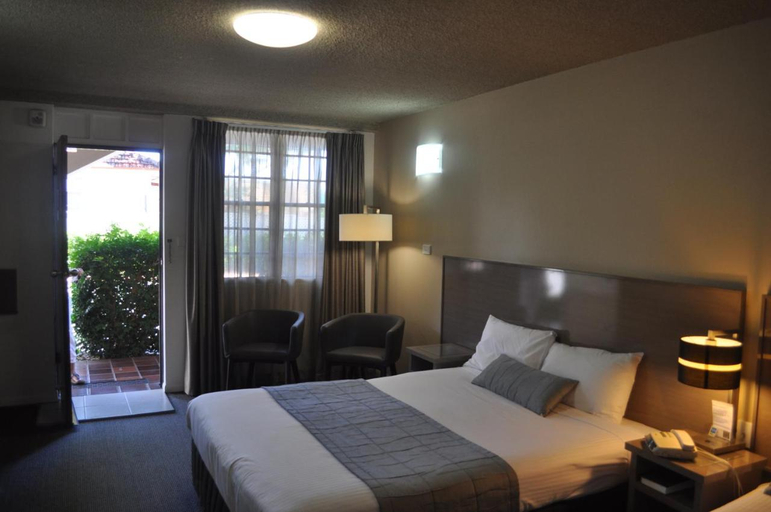 Bedroom 5, In Town Motor Inn, Flinders Ranges