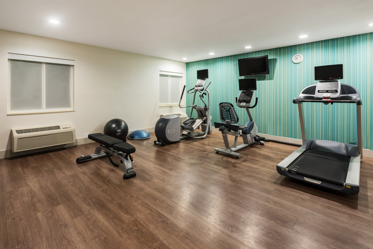 Others 3, Holiday Inn Express WARRENTON by IHG, Warren
