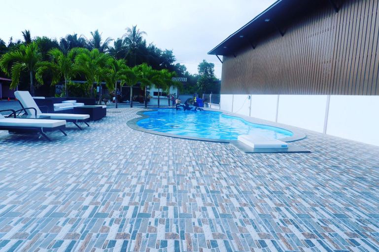 Others 5, Click Resort, Bang Saphan