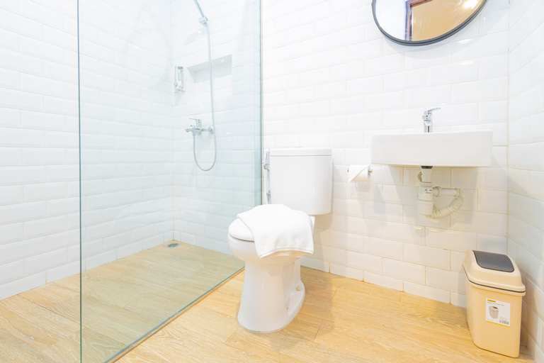 Bathroom 5