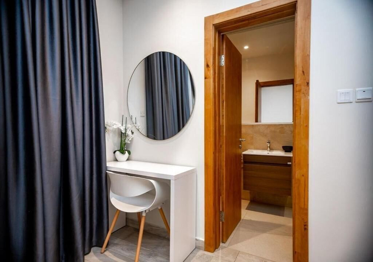 Bathroom 2, Manjaro Luxury Suites at Stella Place, Accra