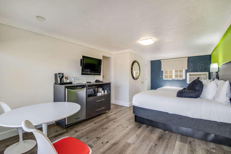 Bedroom 3, Signature Inn Eugene, Lane