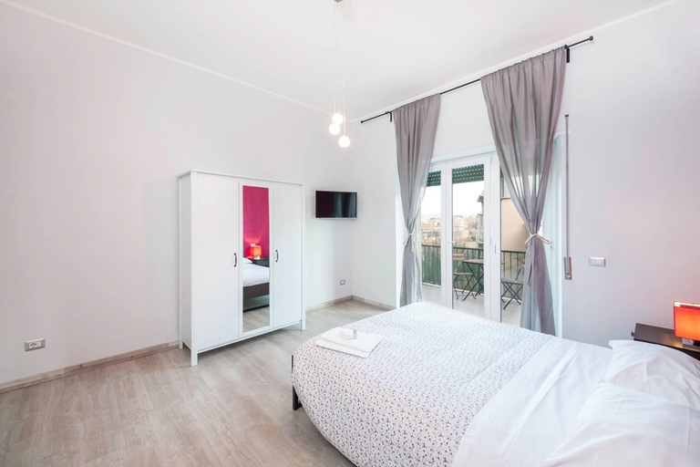 Bedroom 4, The Place to be & B, Roma