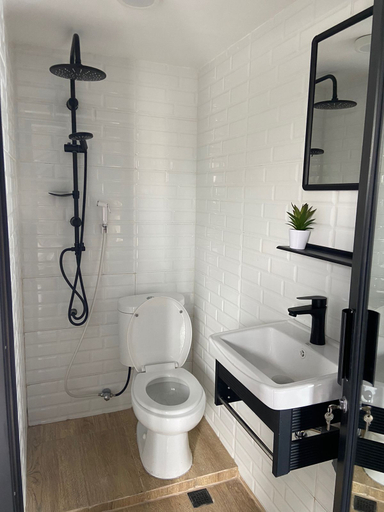 Bathroom 5, Renjana Bed and Breakfast, Yogyakarta