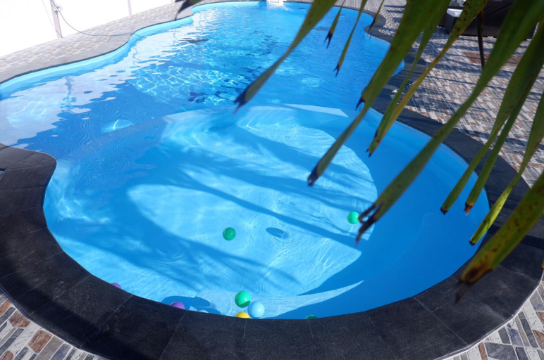 Others 4, Click Resort, Bang Saphan