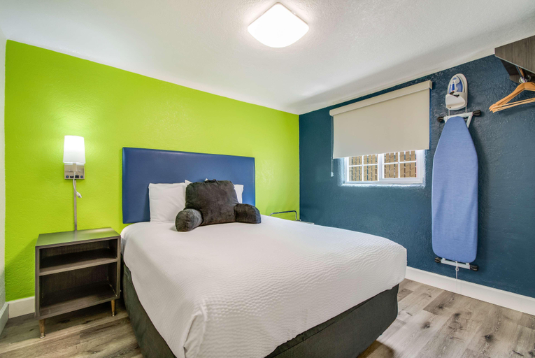 Bedroom 3, Signature Inn Eugene, Lane