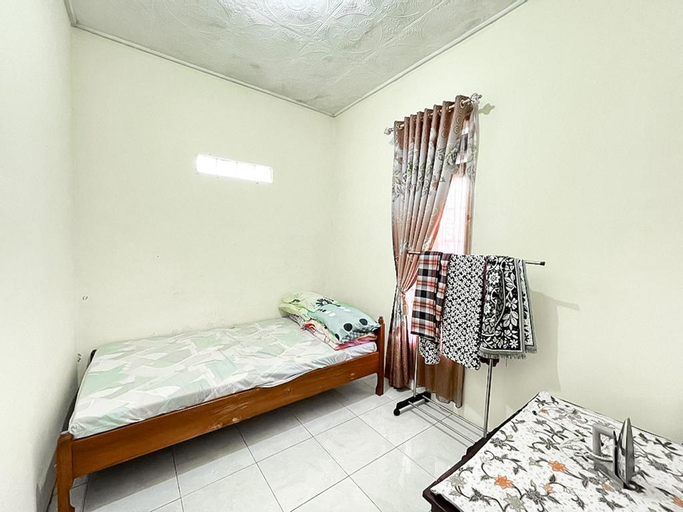 Bedroom 5, H.Deni Homestay at Desa Wisata Selasari, Pangandaran