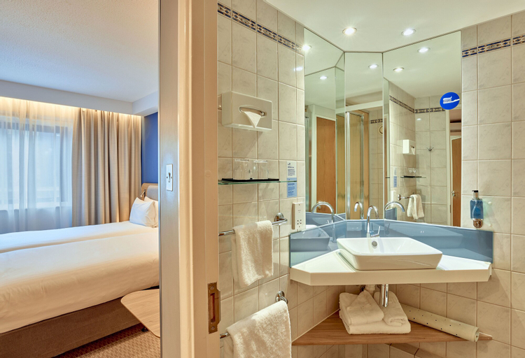 Bathroom 4