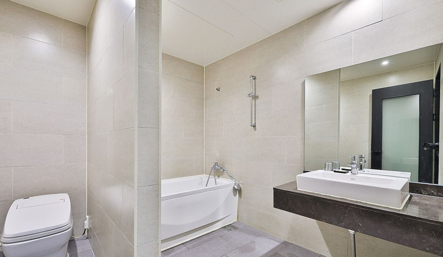 Bathroom 3, Hotel Sopoong, Gyeyang